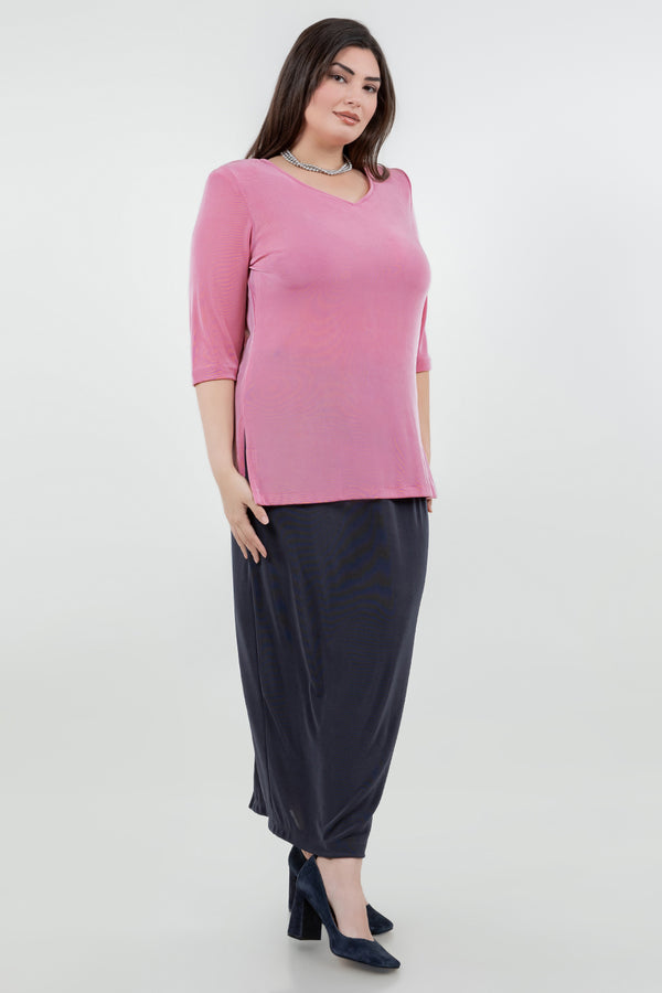 Vikki Vi Classic Carnation V-Neck 3/4 Sleeve Tunic