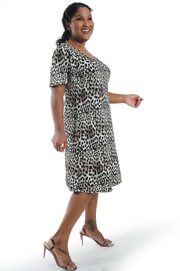 Vikki Vi Jersey Animal T-Shirt Style Dress