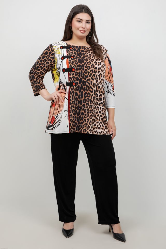 Eva Varro 3/4 Sleeve Grommet Tunic Top