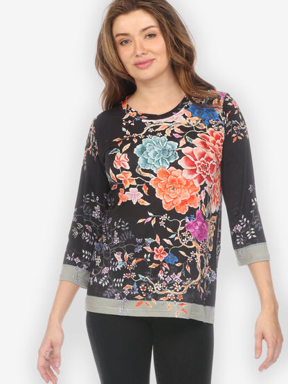 Tops Queenly Radiant Charm in Vintage Exclusive Tee