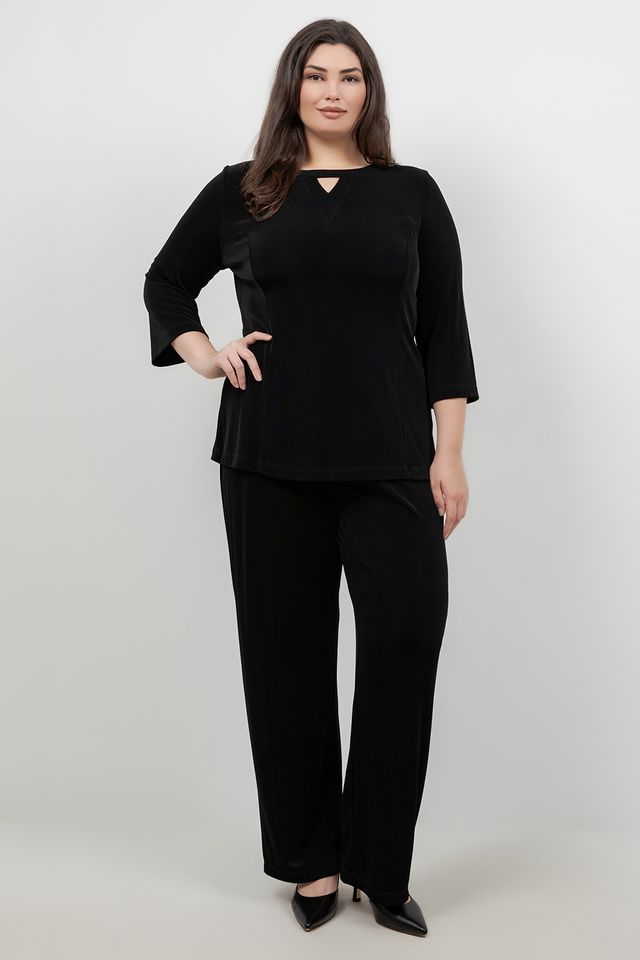 Vikki Vi Classic Black Keyhole 3/4 Sleeve Top